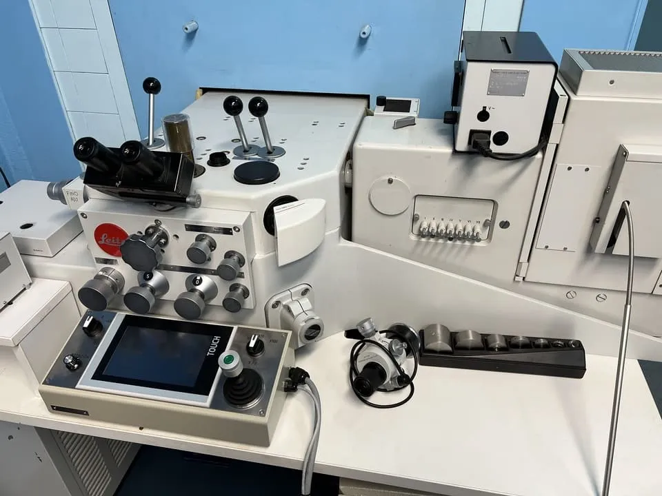 LEITZ MICROSCOPE AUTOMATION